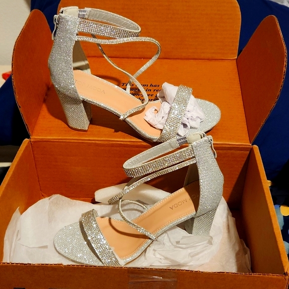 Silver rhinestone heels - Picture 2 of 4